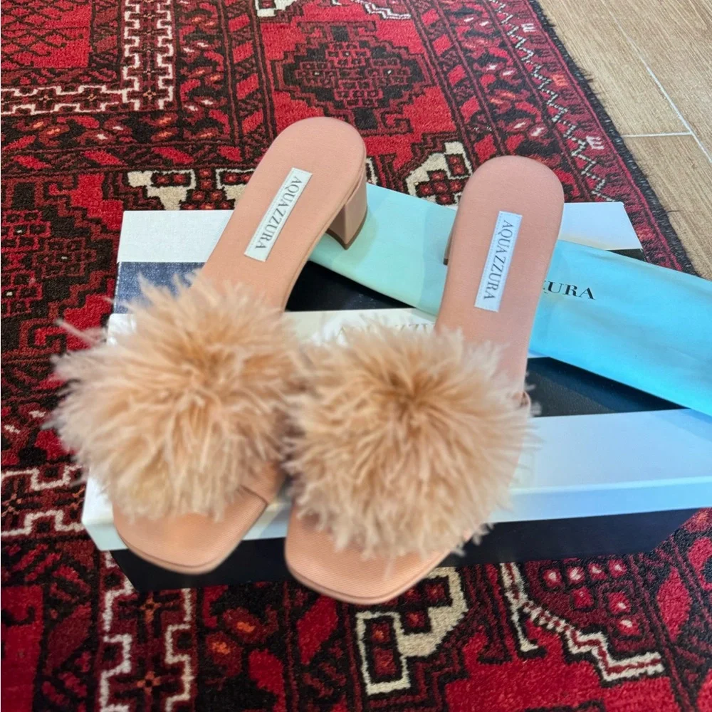 Aquazzura questions leave